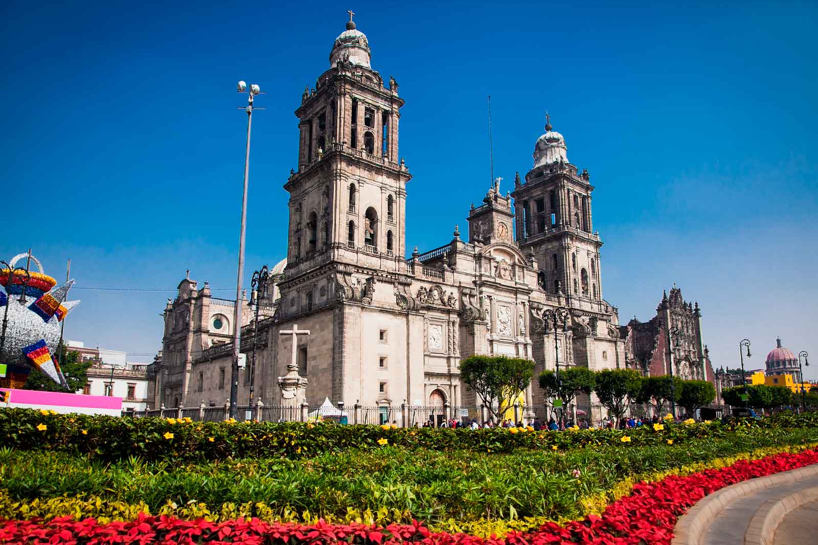 Мехико площадь Сокало кафедральный собор